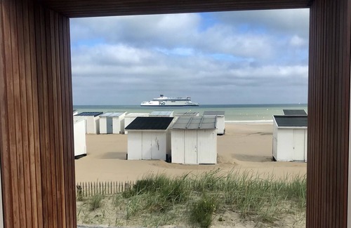 Bleriot-Plage House | Inviting House with Terrace Near the Ocean - Rated 9.8