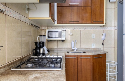 Copacabana Apartment | Welcoming Copa Retreat | Perfect for Friends and Families
