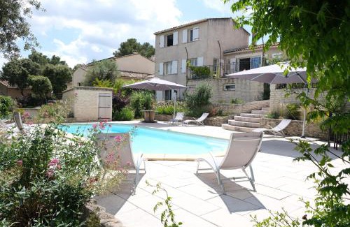 Puget House | Inviting Home with Shared Pool in Vaucluse, Rated 9.7/10