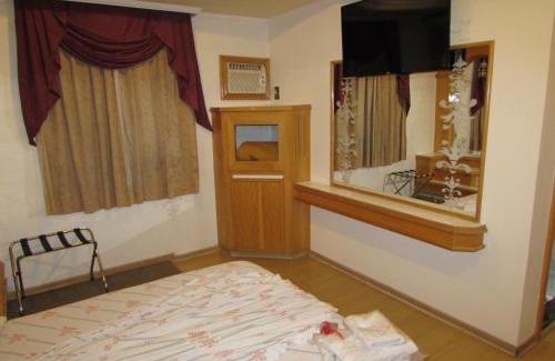 Zona Norte Hotel | Inviting Stay at Pleasant Place Hotel with Hot Tub & Dining