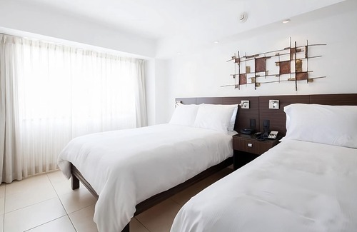 San Jose Hotel | Comfortable Stay Near Attractions with Pet-friendly Options
