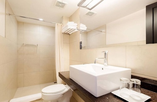San Jose Hotel | Comfortable Stay Near Attractions with Pet-friendly Options