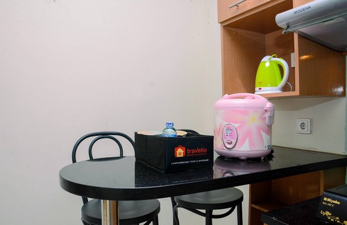 Kelapa Gading Barat Apartment | Cozy Studio Apartment at City Home MOI with Pool Access