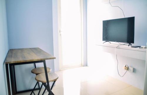 Ciputat Apartment | Cozy Studio at Baileys Apartment by Travelio