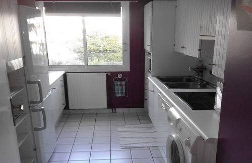 Anglet Apartment | Guest Rated: 9.8! Family-Friendly T2 with Kitchen & WIFI