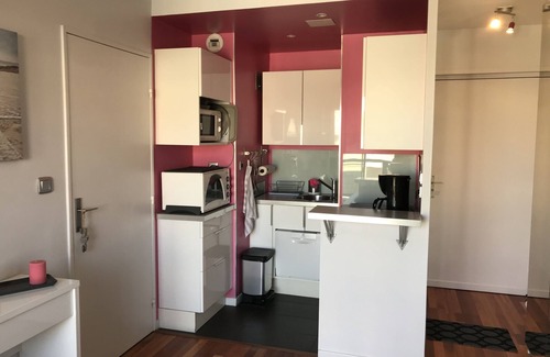 Arcachon Apartment | Exceptional Downtown Arcachon T2 with Oceanfront Pool