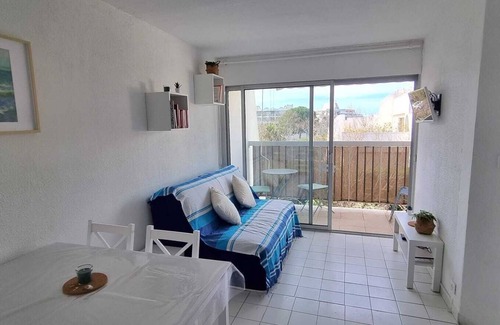 Montpellier Apartment | Cozy T2 La Grande Motte with Pet-Friendly Amenities