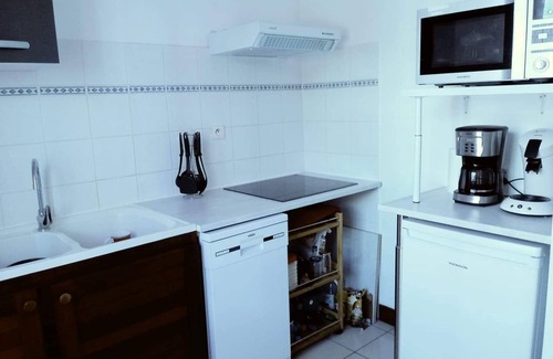 Sainte Marie Apartment | Convenient T2 Near Airport with Pool and Family Amenities