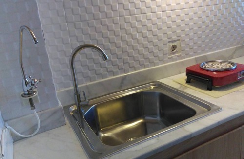 Kayu Putih Apartment | Cozy Tifolia Studio with Pool & Spa in Kelapa Gading