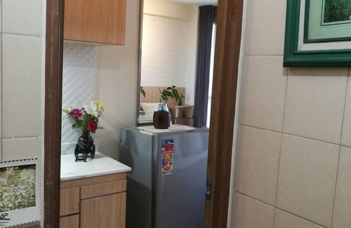Kayu Putih Apartment | Cozy Tifolia Studio with Pool & Spa in Kelapa Gading