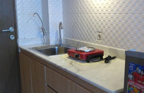 Kayu Putih Apartment | Cozy Tifolia Studio with Pool & Spa in Kelapa Gading
