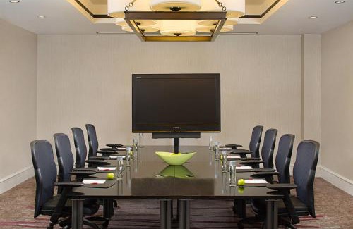 Pleasanton Hotel | Pet-Friendly Pleasanton Marriott with Ocean View & Pool