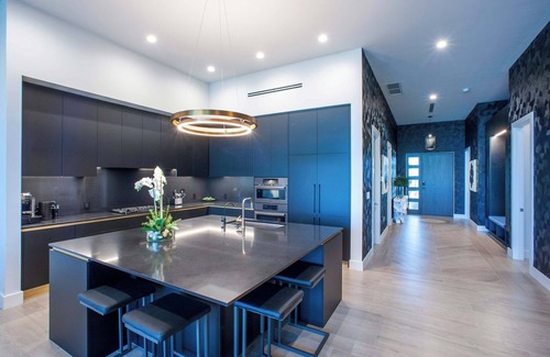 Bodden Town Apartment | Please Inquire Before Booking – Luxury Villa