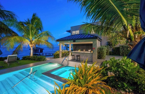 Bodden Town Apartment | Please Inquire Before Booking – Luxury Villa