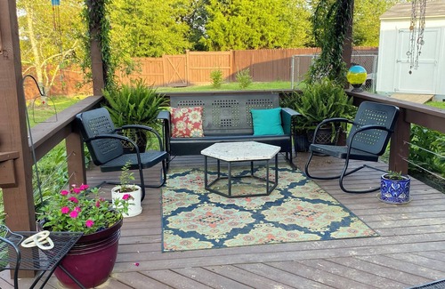 Oxford House | Perfect Home Near Ole Miss with Hot Tub & Food Delivery