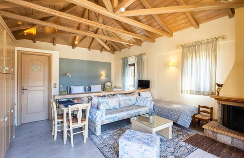 Kylini Hotel | Discover Pleiades All Season Gems - Korinthos Stone Retreats