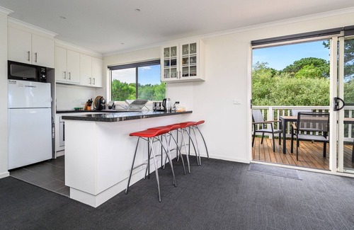 Venus Bay House | Pet-Friendly Pleiades with Oceanfront Views in Venus Bay