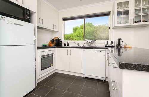 Venus Bay House | Pet-Friendly Pleiades with Oceanfront Views in Venus Bay