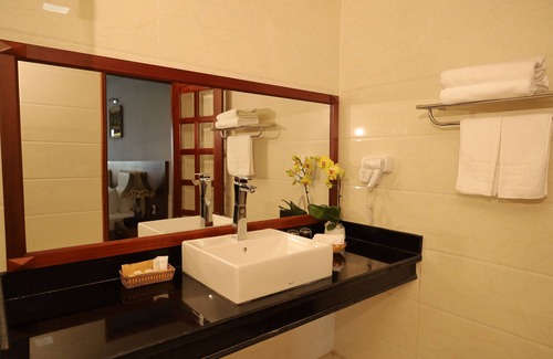 Pleiku Hotel | Comfortable Pleiku Hotel with Kitchen & Breakfast Options