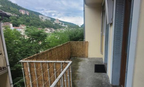 Saint-Claude Apartment | Plein centre, lumineux