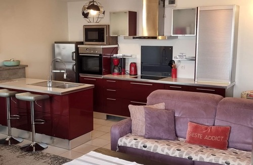 Courtoisville-Sillon-Moka Apartment | Prime Location in St Malo, Steps from the Beach & Pool