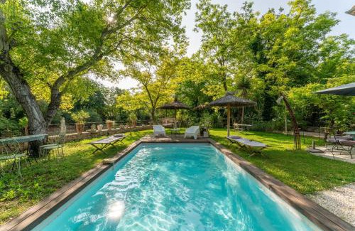 Apt Villa | Experience Plein Coeur du Luberon: Family & Pet Friendly Stay