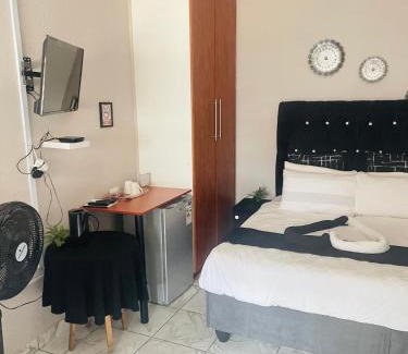 Flora Park House | Plein On Suid Guesthouse