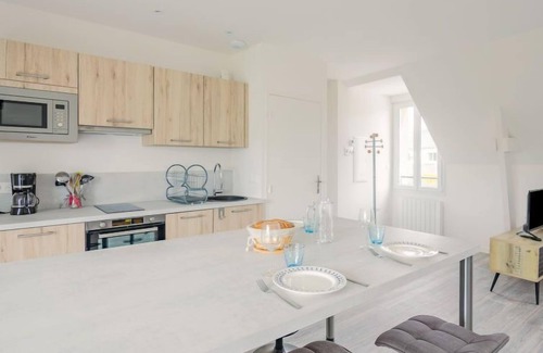 Rotheneuf-Le Pont Apartment | Relaxing Oceanfront Retreat at Plein Soleil by Interhome