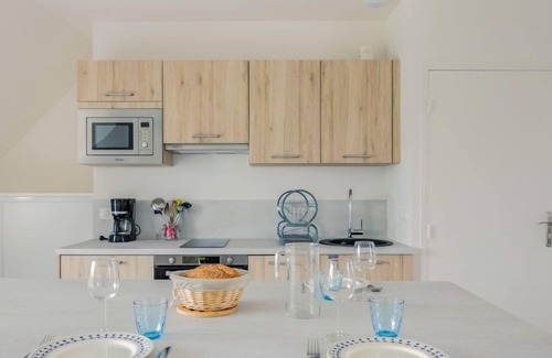Rotheneuf-Le Pont Apartment | Relaxing Oceanfront Retreat at Plein Soleil by Interhome