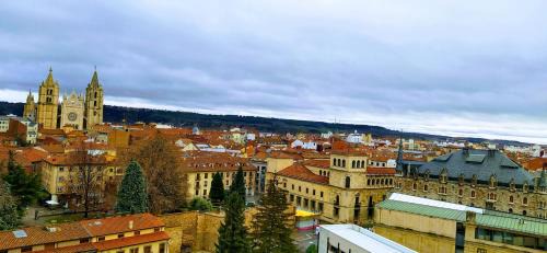 Leon City Centre Apartment | Key Location with Parking & Pet-Friendly Amenities