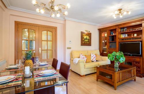 Centro Apartment | Central Salamanca Stay - 5 Minutes to Plaza Mayor, Wifi Included