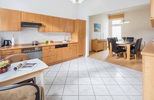 Norderney House | Spacious Retreat for 8 with Child-Friendly Amenities