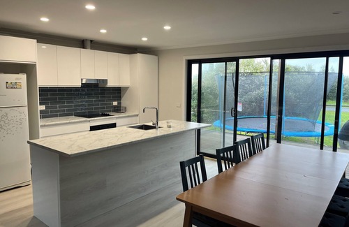 Venus Bay House | Tranquil Retreat Steps from the Beach with Ocean Views