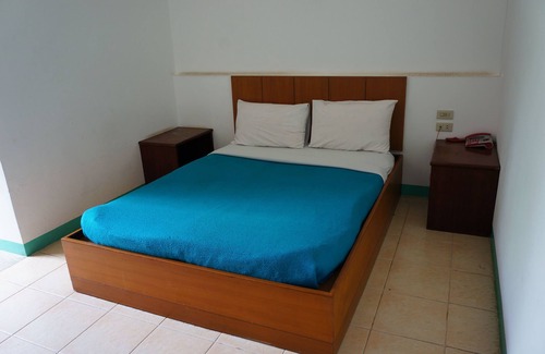 Makham Tia Hotel | Top-Rated Plernpetch Hotel with Breakfast & Family Amenities