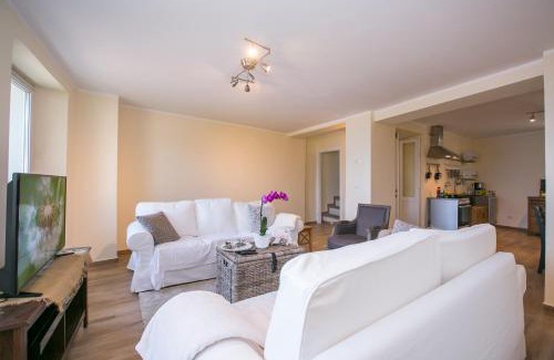 Naggio House | Discover Plesio Rustico Panoramica: Family & Pet Friendly Getaway
