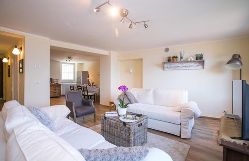 Naggio House | Discover Plesio Rustico Panoramica: Family & Pet Friendly Getaway