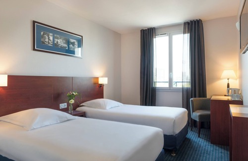 Le Plessis-Robinson Hotel | Family-Friendly Plessis Parc Hotel with Kitchen & Dining