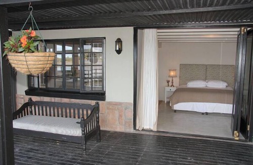 Plettenberg Bay Cabin | Tranquil Plett River Lodge: Family-Friendly with Dining Options