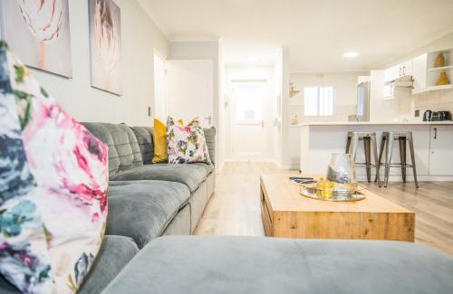 Plettenberg Bay Apartment | Inviting Two Greenpoint Mews with Backup Power & Pool
