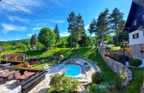Mukinje Bed & Breakfast | Relax at Plitvice Etno House I with Pool & Hot Tub