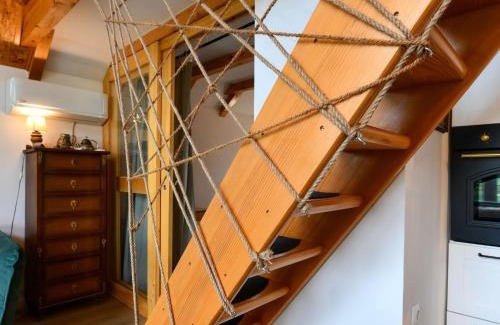 Barilovic House | Plivanje u zalazak sunca - Three Bedroom House