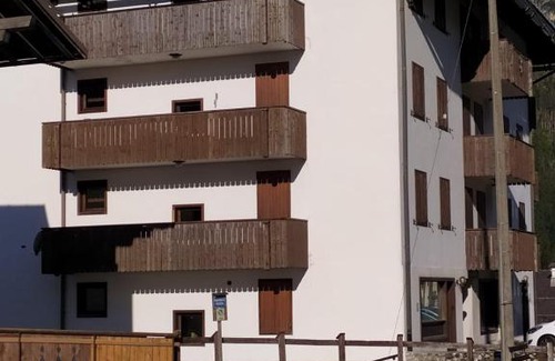 Granvilla Apartment | Pet-Friendly Retreat at Plodn House with High Guest Ratings