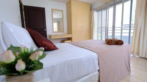 Ploenchit Apartment | Budget-Friendly Stay at Ploenchit Mansion with Accessibility
