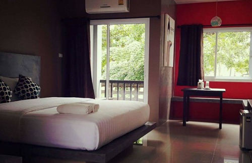 Ranong Hotel | Top-Rated Ploenjai Hotel Ranong with Family-Friendly Amenities