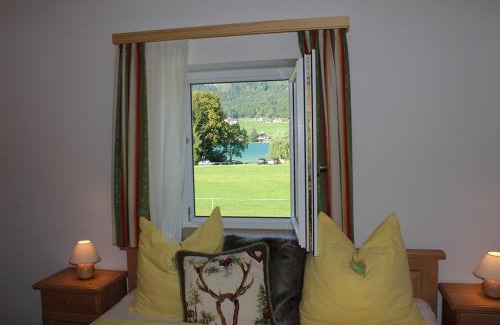 Abersee Apartment | Plombergbauer: Oceanfront Retreat with Private Beach Access