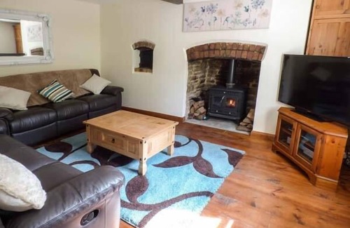 Bleddfa Cottage | Pet-Friendly Ploony Cottage in Bleddfa - Perfect Family Getaway