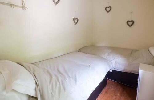 Bleddfa Cottage | Pet-Friendly Ploony Cottage in Bleddfa - Perfect Family Getaway