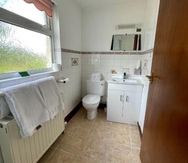 Felin Fach Hotel | Welcoming Plough and Harrow: Rated 9/10 with Family Amenities