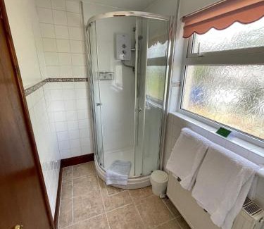 Felin Fach Hotel | Welcoming Plough and Harrow: Rated 9/10 with Family Amenities