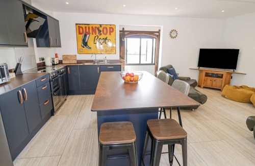 Huntley Cottage | Discover PLOUGH SHARE: Pet-Friendly Cottage in Huntley